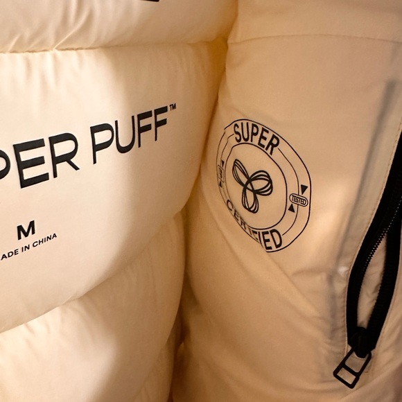 SOLD Aritzia TNA Super Puff Long - Picture 4 of 5